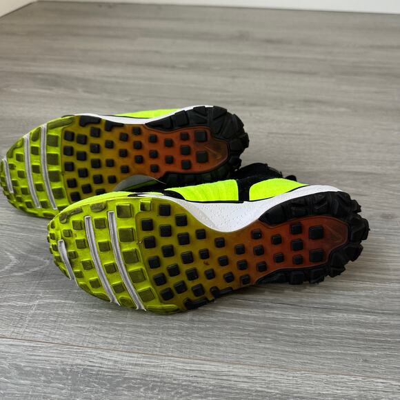 NikeLab Zoom Talaria Flyknit Mid in \'OG Neon\' Yellow-Green & Black main image 5